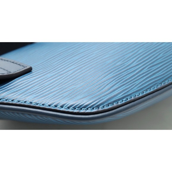 Epi Leather Bum Waist Body Shoulder Blue Azur - Picture 3 of 8